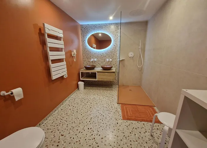 Un Moment - Le Nordique לינה וארוחת בוקר *